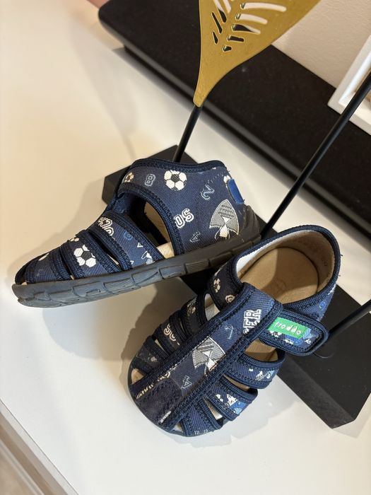 Vand lot incaltaminte baieti m.21-22