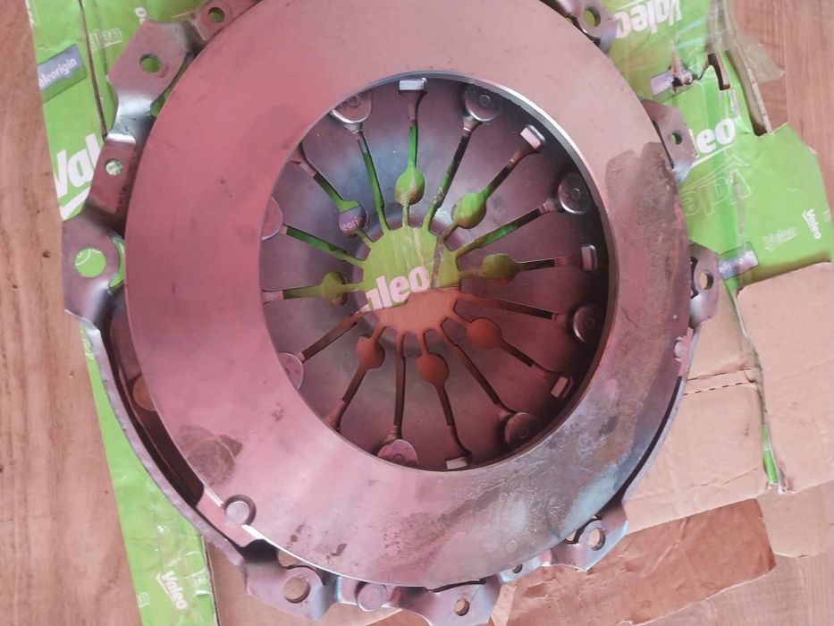 Vând placa de presiune și disc audi a4 b7 
700 lei preț negociabil