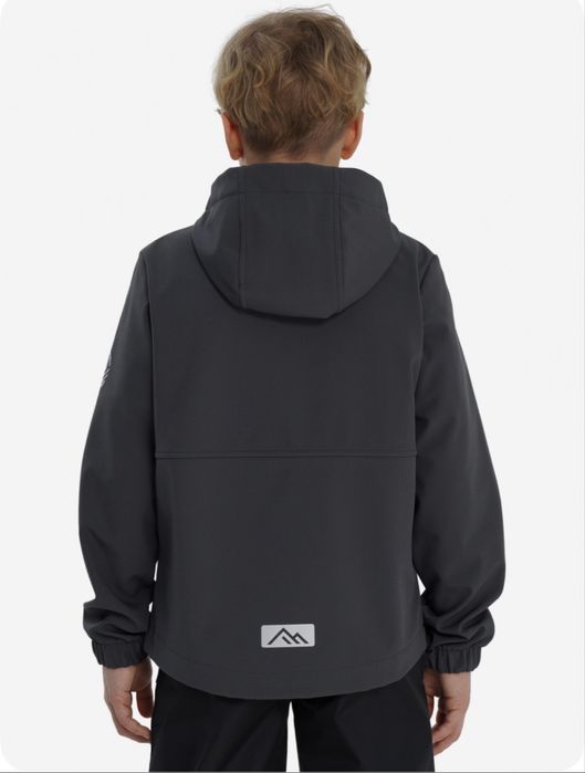 Продам куртку на мальчика