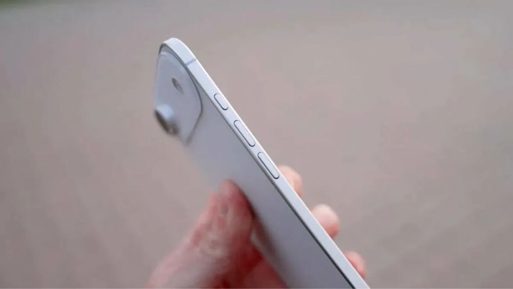 Iphone 17 Air 256 у Артура в магазе Б17 Hofmann