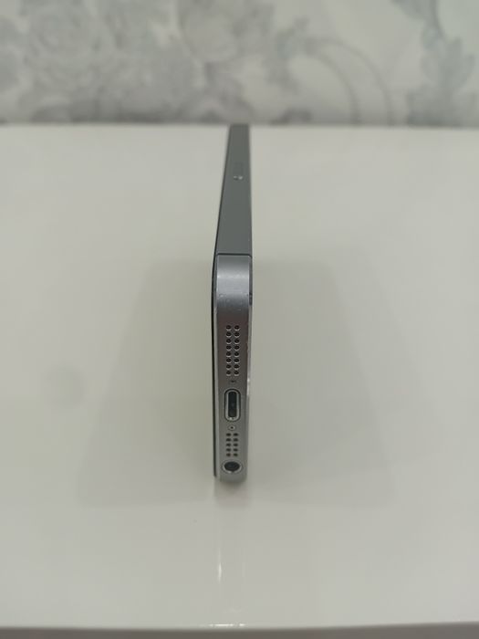 Продам IPhone 5S