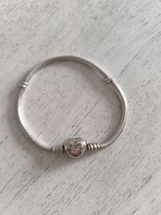 Браслет Пандора с шармами