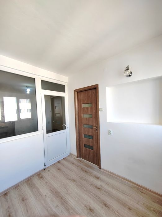 Proprietar vand garsoniera în Lapus - etaj intermediar