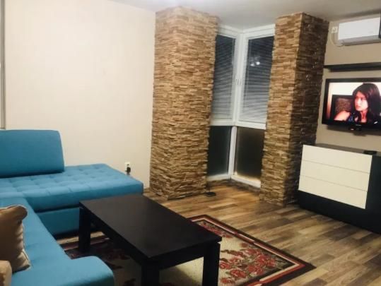 Двустаен апартамент в ж.к. Хаджи Димитър.