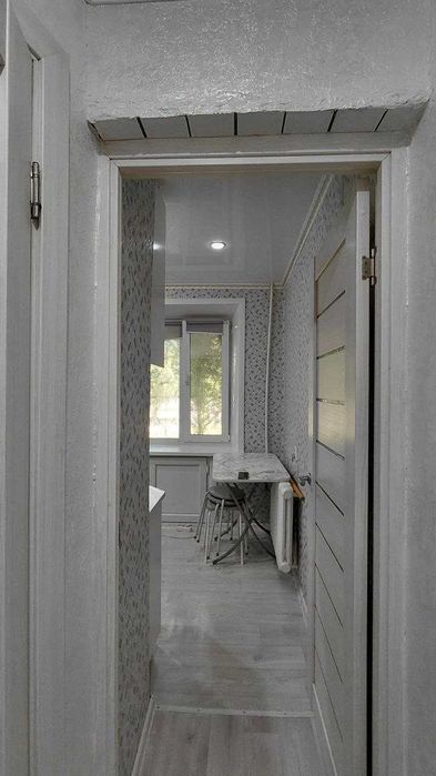 Продам 2 ком квартиру с ремонтом все рядом