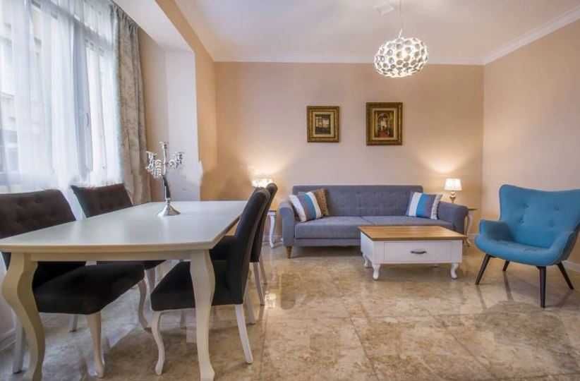 Дава се под наем Двустаен апартамент в София, Център - 50 кв.м за 747.66 € - Снимка #1