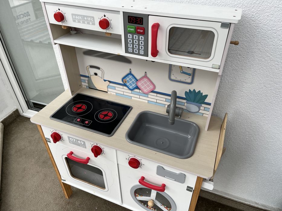 Детска кухня за игра