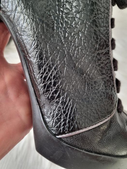 Botine Guess din piele, noi