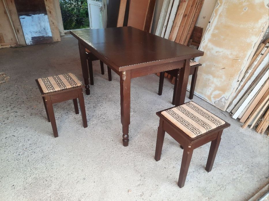 Стол ва табуреткалар сотилади