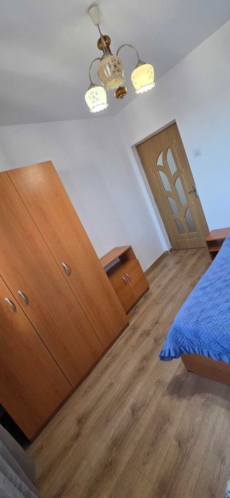 Inchiriez apartament 3 camere