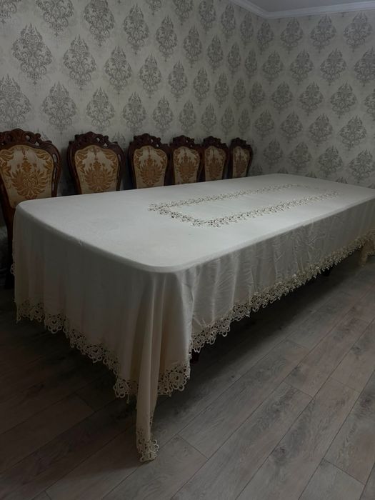 Стол со стульями