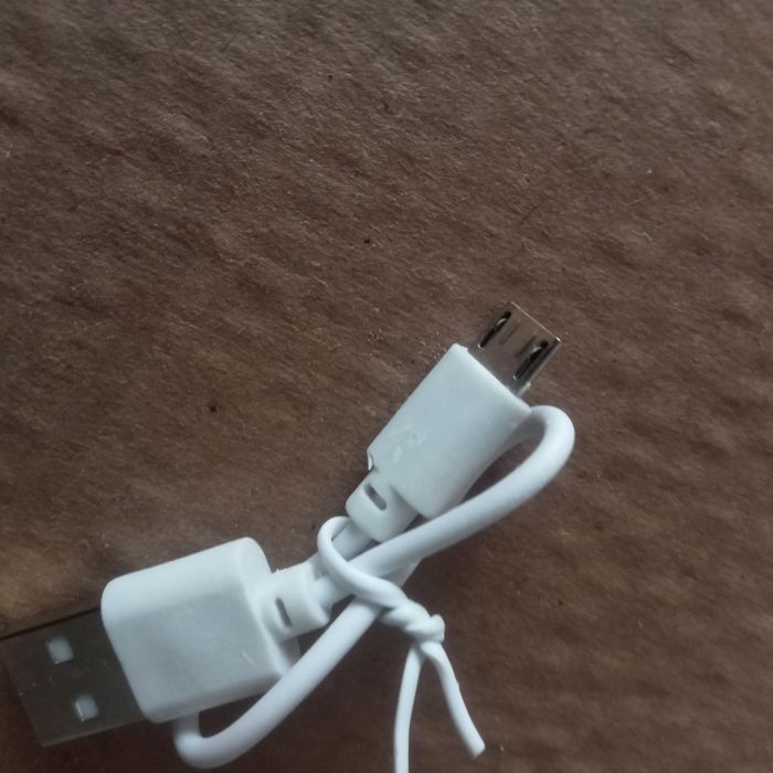 продам зарядку , 800тг