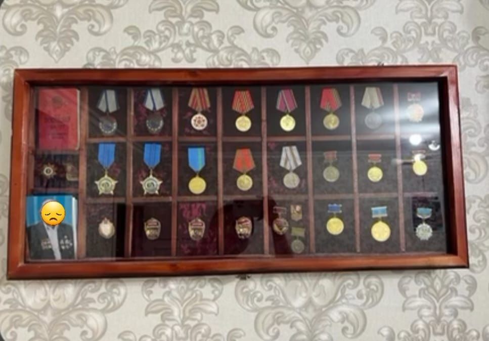 Медальница деревянная