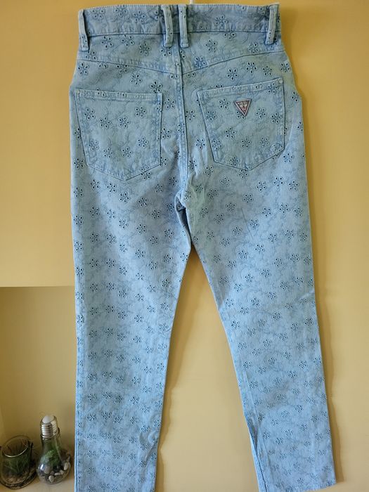 Чисто нови оригинални дънки на Guess