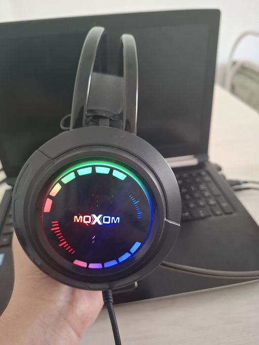 Наушники MOXOM Почти новые