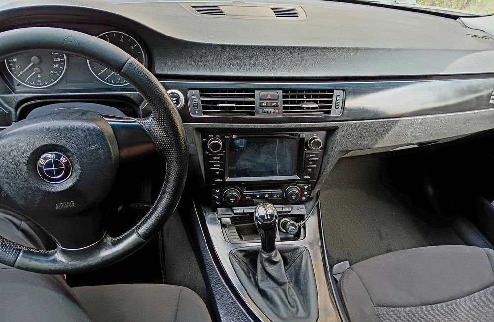 Vând BMW seria 3 E90