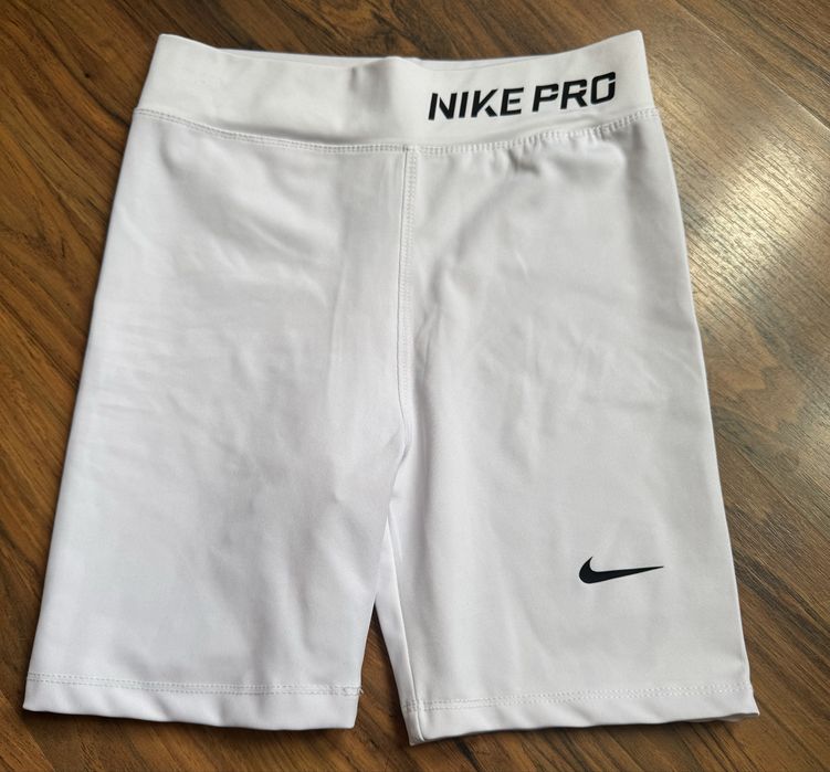 Спортни дамски стоки Nike