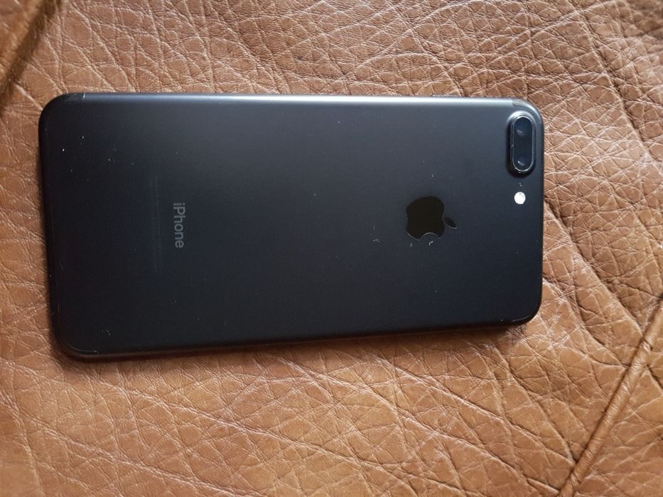 Продавам,  заменям  iPhone 7plus 256