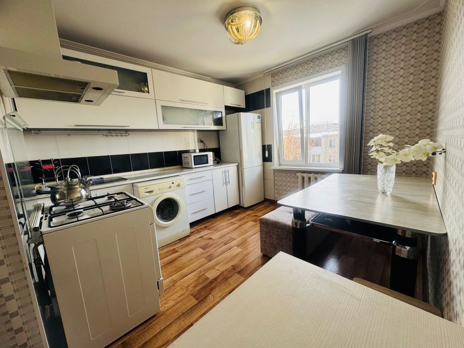 Продам квартиру 4 комнатную