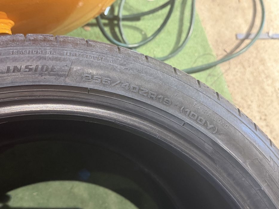Anvelope Vara 255/40 R19 100Y – Dunlop Sport Maxx RT2 & Goodyear Eagle F1 Asymmetric 3 – ca noi