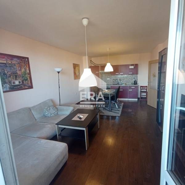 ЕРА Фаворит предлага ексклузивно под наем уютен тристаен апартамент в