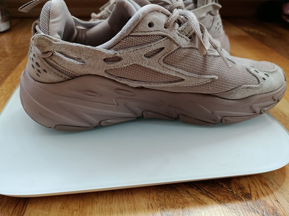 Adidași.    Fila