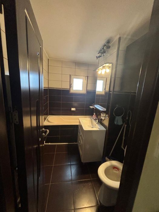 Inchiriez apartament