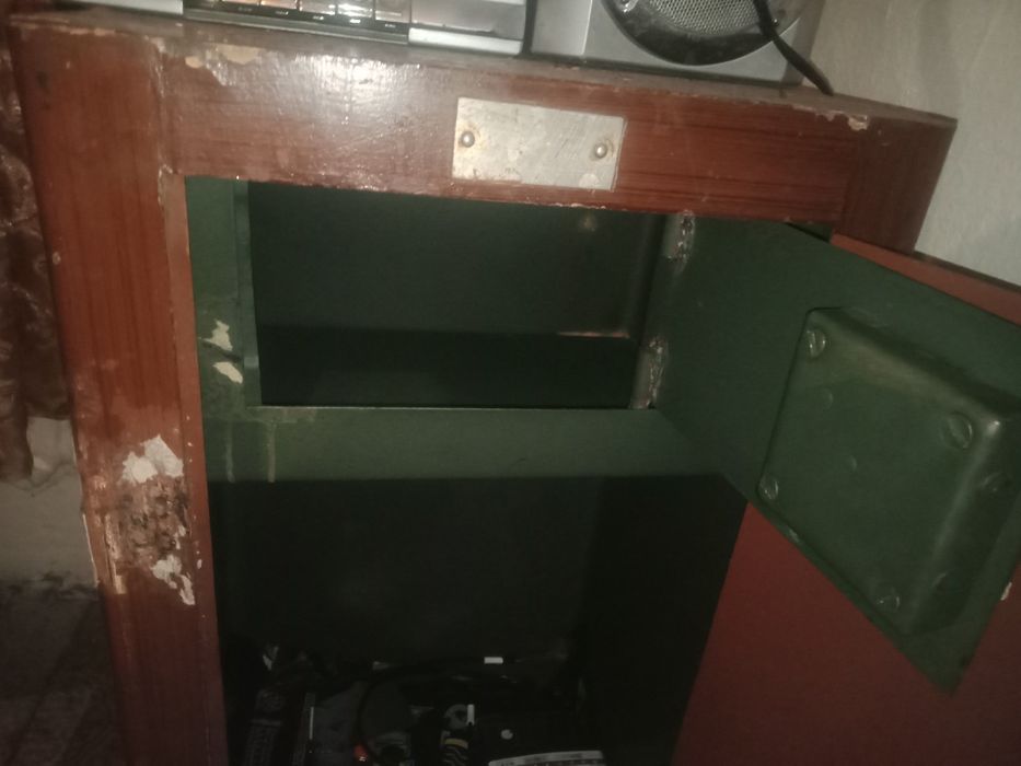 Продам сейф в хорошем состоянии