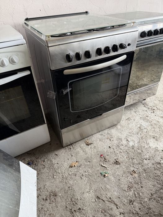 Vand aragaz de inox cu patru ochiuri