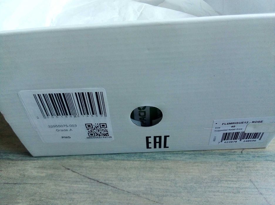 Дамски кецове Guess