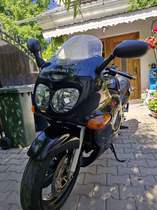 Suzuki gsxf 750 an 2001