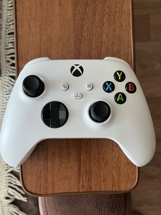 Xbox series s  в хорошем состоянии