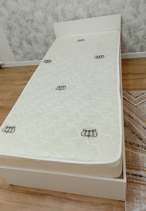 Продам односпальную кровать