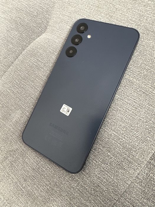 Samsung a25 много запазен