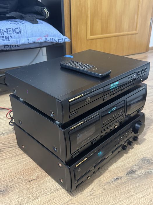 Linie audio Marantz cu telecomanda
