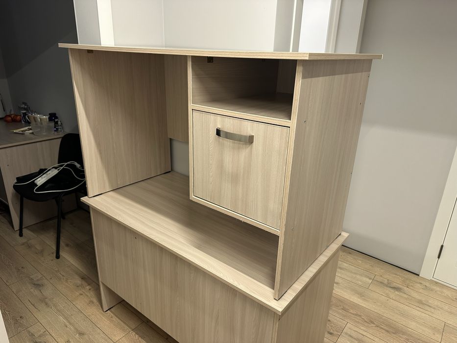 Прода два офисных стола в хорошем состоянии