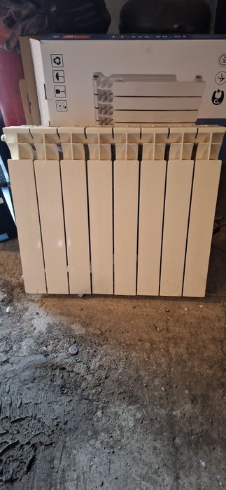 Продаю батарею  .