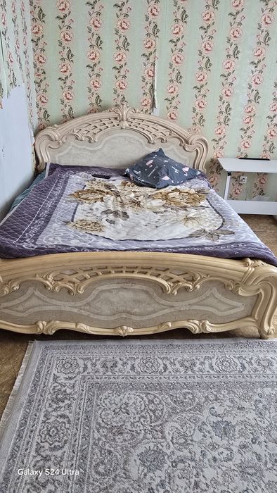 Продам спальный гарнитур