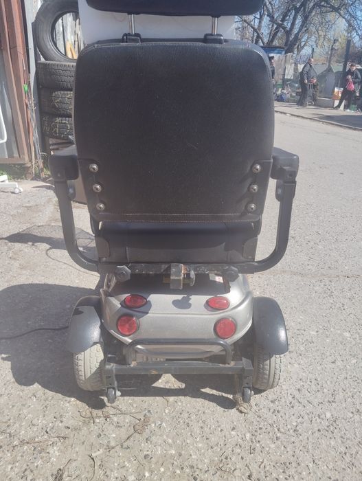 Продавам инвалидна електрическа количка внос от Германия