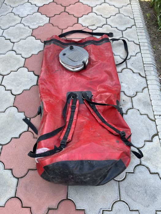 Продам четырех местный катамаран