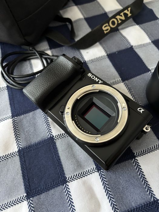 Sony a6100 + 50mm 1.8f sony обектив