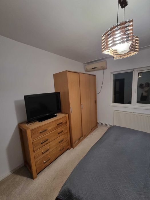 Inchiriez apartament 2 camere, Resita, zona Lunca, langa Politie