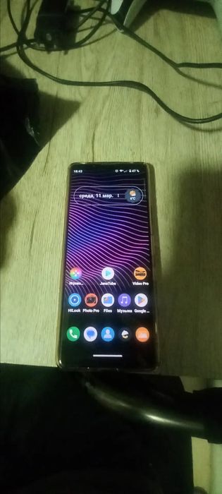 Sony xperia 1 mark iii ekran 4k HDR xotira 256/12 + SD karta ketadi