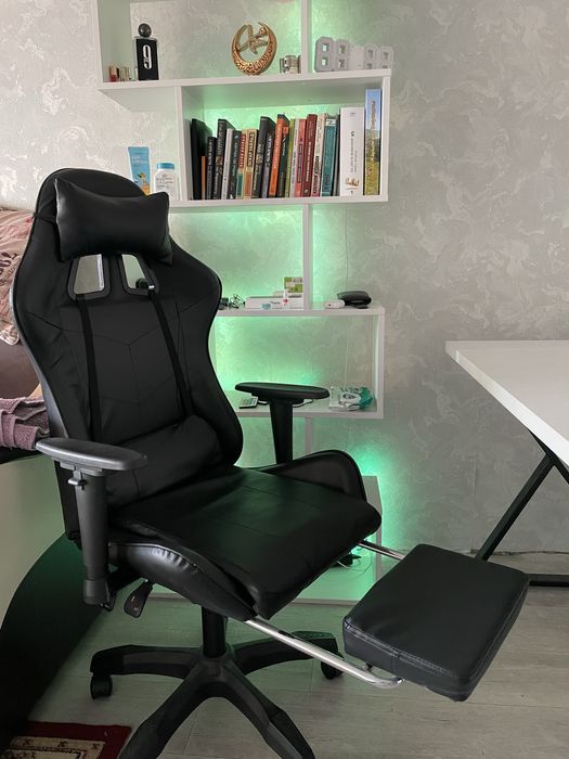 Продается игровое кресло