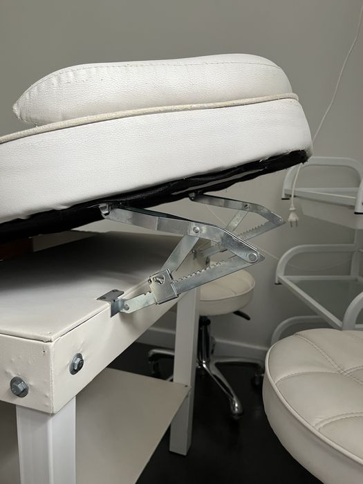 Продам массажную кушетку