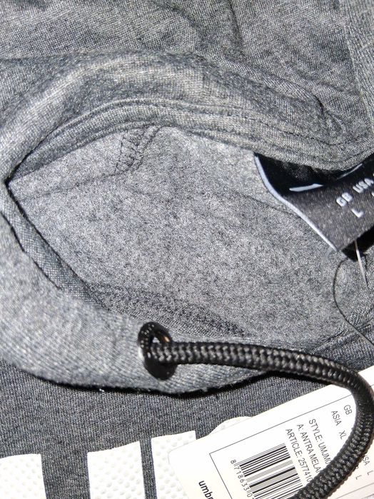 р-р L;XL суичър с качулка Umbro