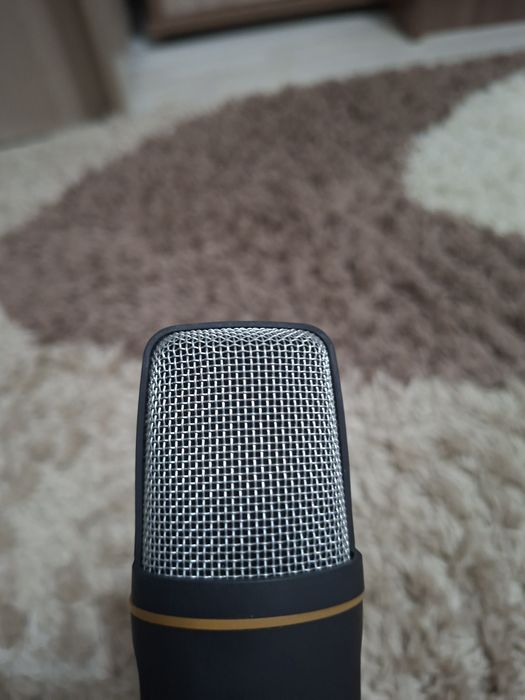 Продам микрофон SF666