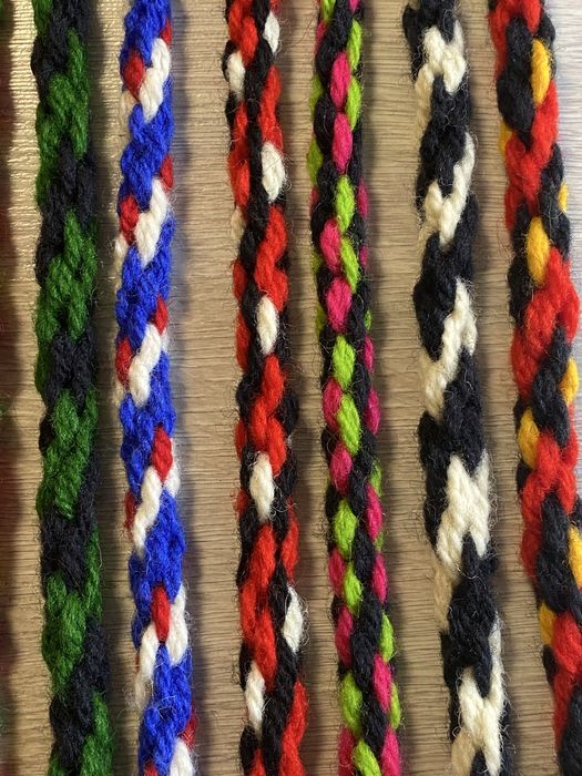 Вълнени ръчно изработени коланчета