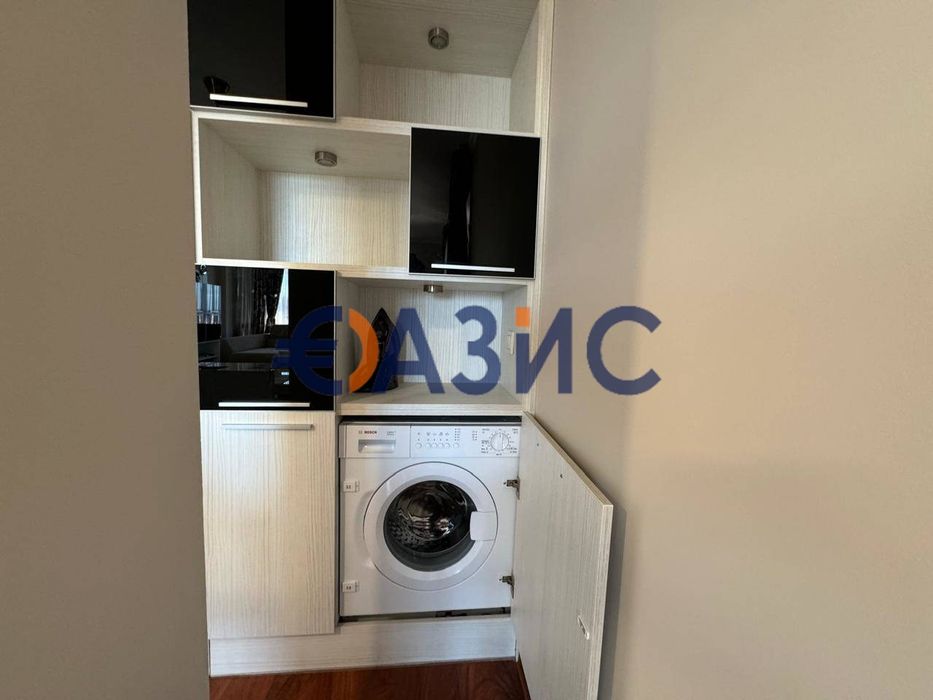 Продава се Тристаен апартамент в Свети Влас - 179 кв.м за 627 €/кв.м - Снимка #12