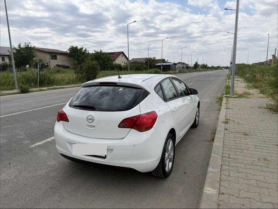 OPEL Astra 2011 — imagine 4